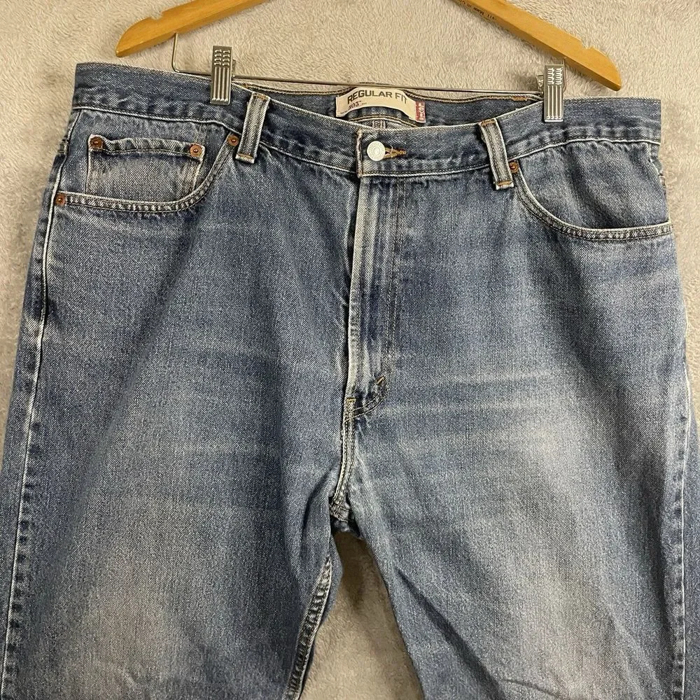 Levi's 505 Men's Regular Fit Jeans Size 42 x‎ 30 Medium Wash Blue Denim 5 Pocket